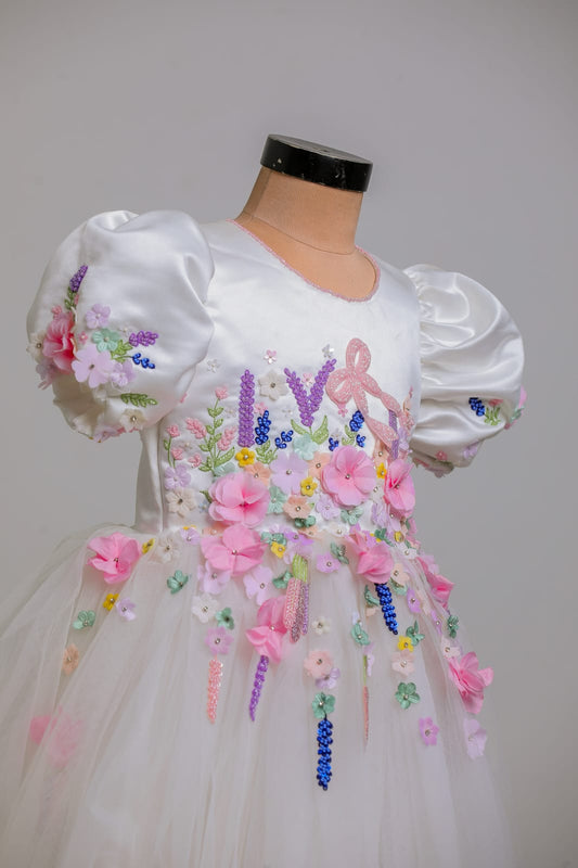 WHITE DELICATE EMBOIDERED DRESS