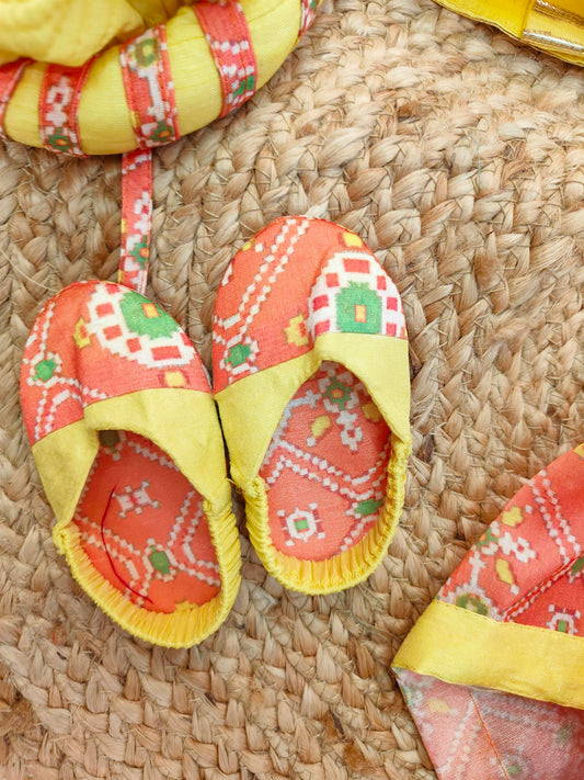 Yellow Mor Pankh Boy Jaamna