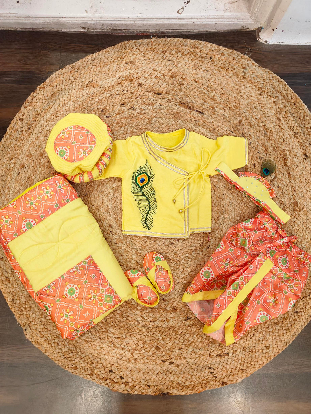 Yellow Mor Pankh Boy Jaamna